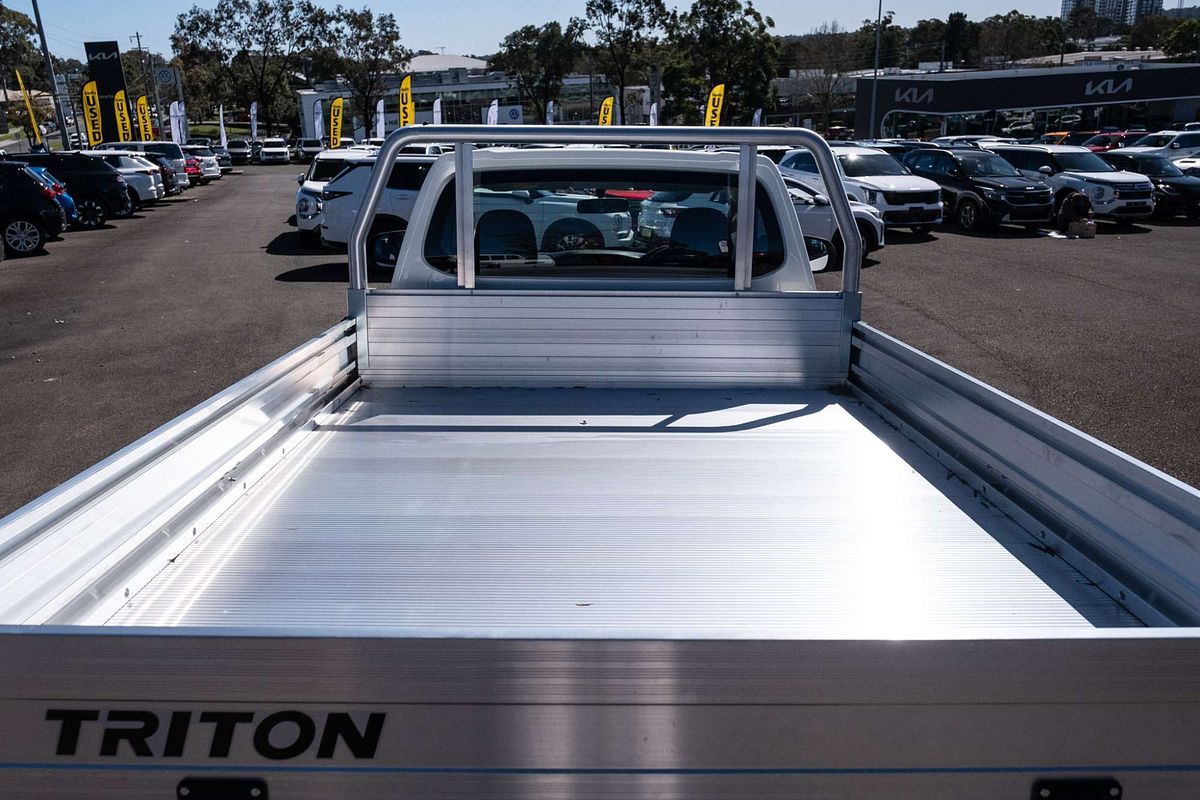 2025 Mitsubishi Triton GLX MV 4X4
