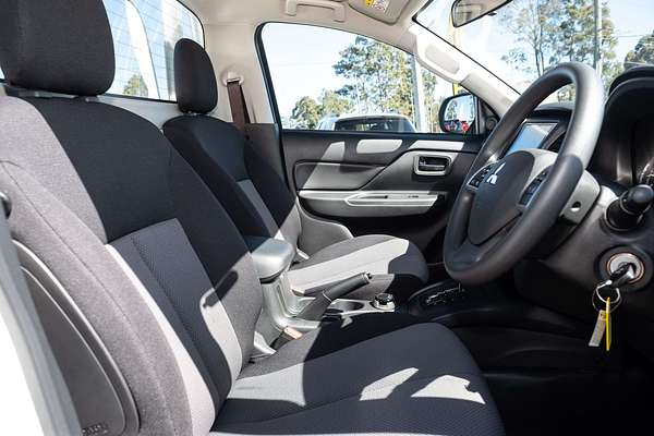 2025 Mitsubishi Triton GLX MV 4X4