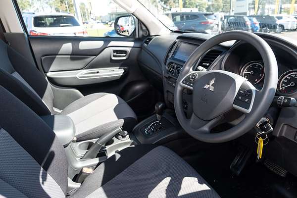 2025 Mitsubishi Triton GLX MV 4X4