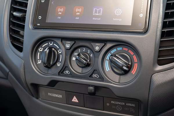 2025 Mitsubishi Triton GLX MV 4X4