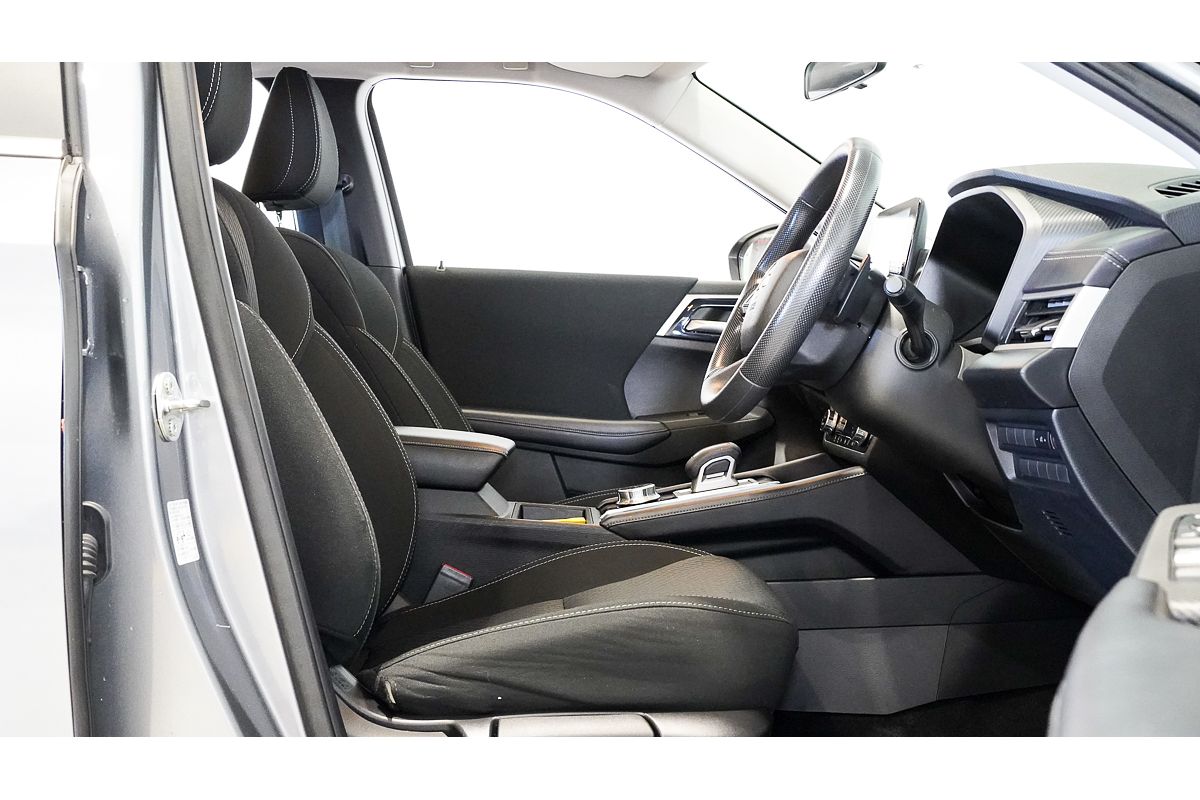 2023 Mitsubishi Outlander ES ZM