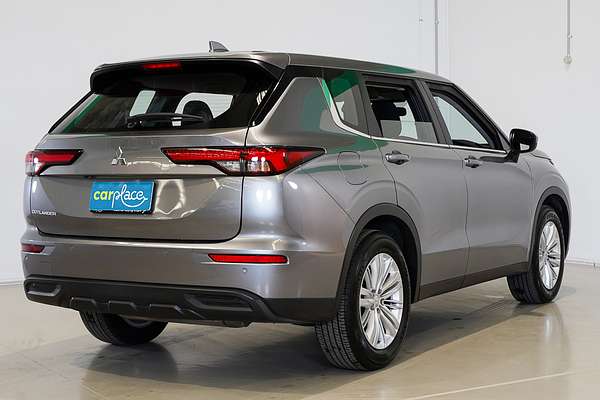 2023 Mitsubishi Outlander ES ZM