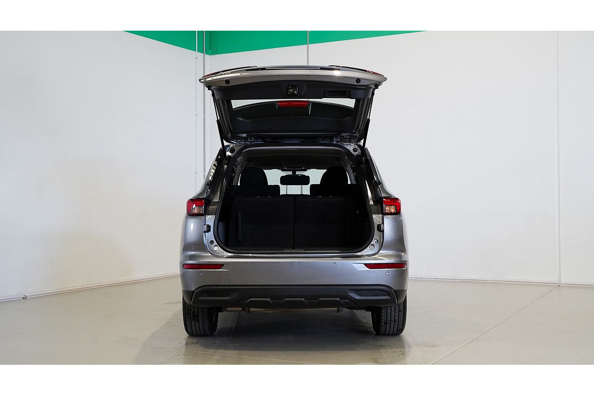 2023 Mitsubishi Outlander ES ZM