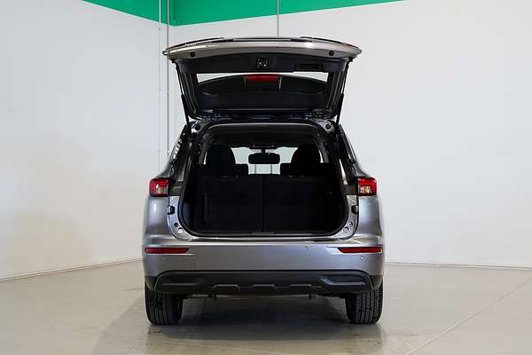 2023 Mitsubishi Outlander ES ZM