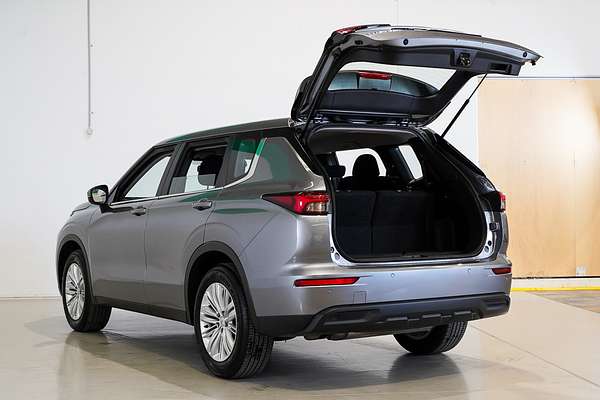 2023 Mitsubishi Outlander ES ZM