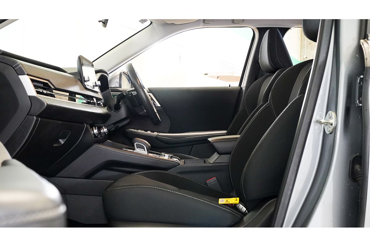 2023 Mitsubishi Outlander ES ZM