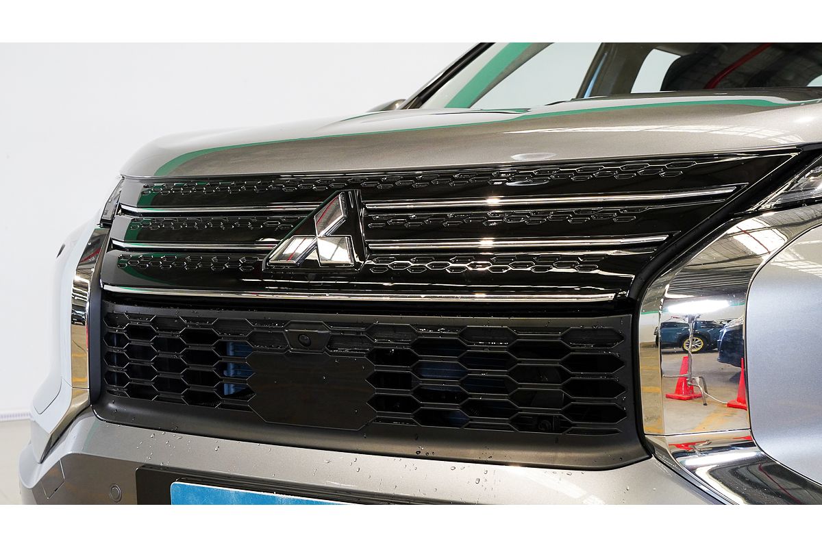 2023 Mitsubishi Outlander ES ZM