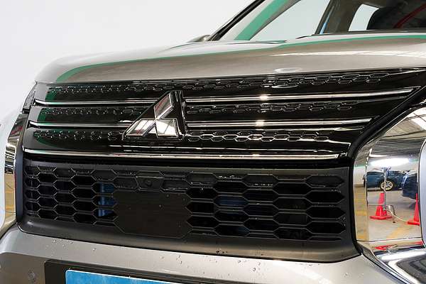 2023 Mitsubishi Outlander ES ZM