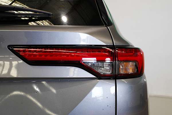 2023 Mitsubishi Outlander ES ZM