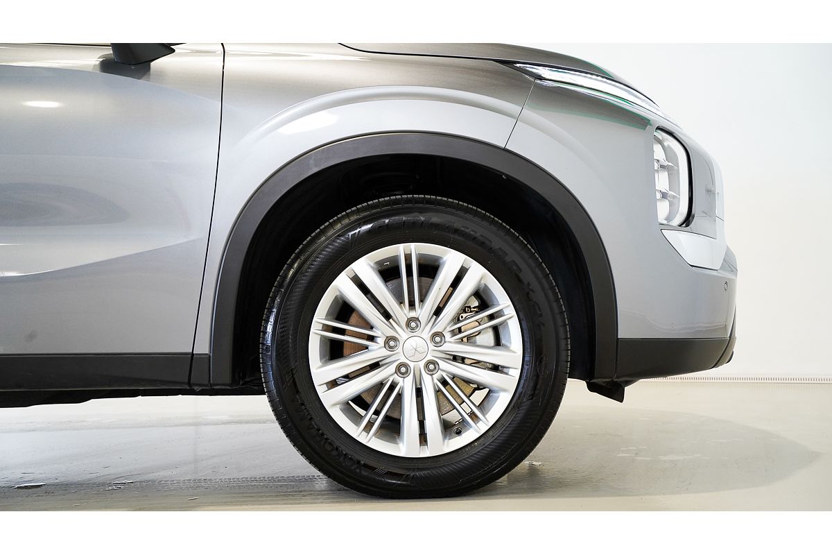 2023 Mitsubishi Outlander ES ZM