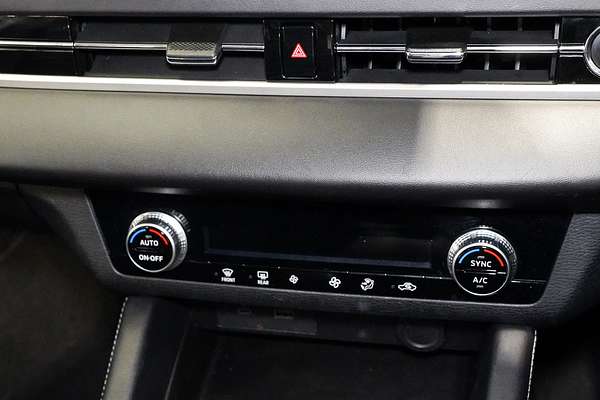 2023 Mitsubishi Outlander ES ZM