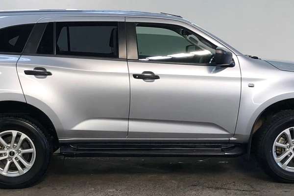 2022 Isuzu MU-X LS-M