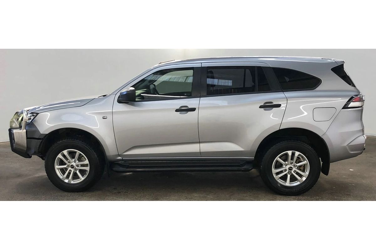 2022 Isuzu MU-X LS-M