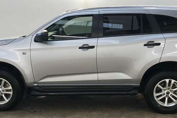 2022 Isuzu MU-X LS-M