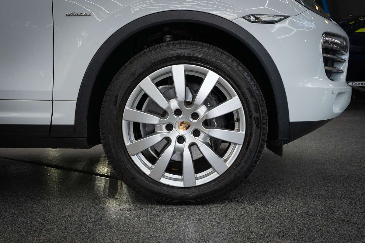 2014 Porsche Cayenne Diesel Platinum Edition 92A
