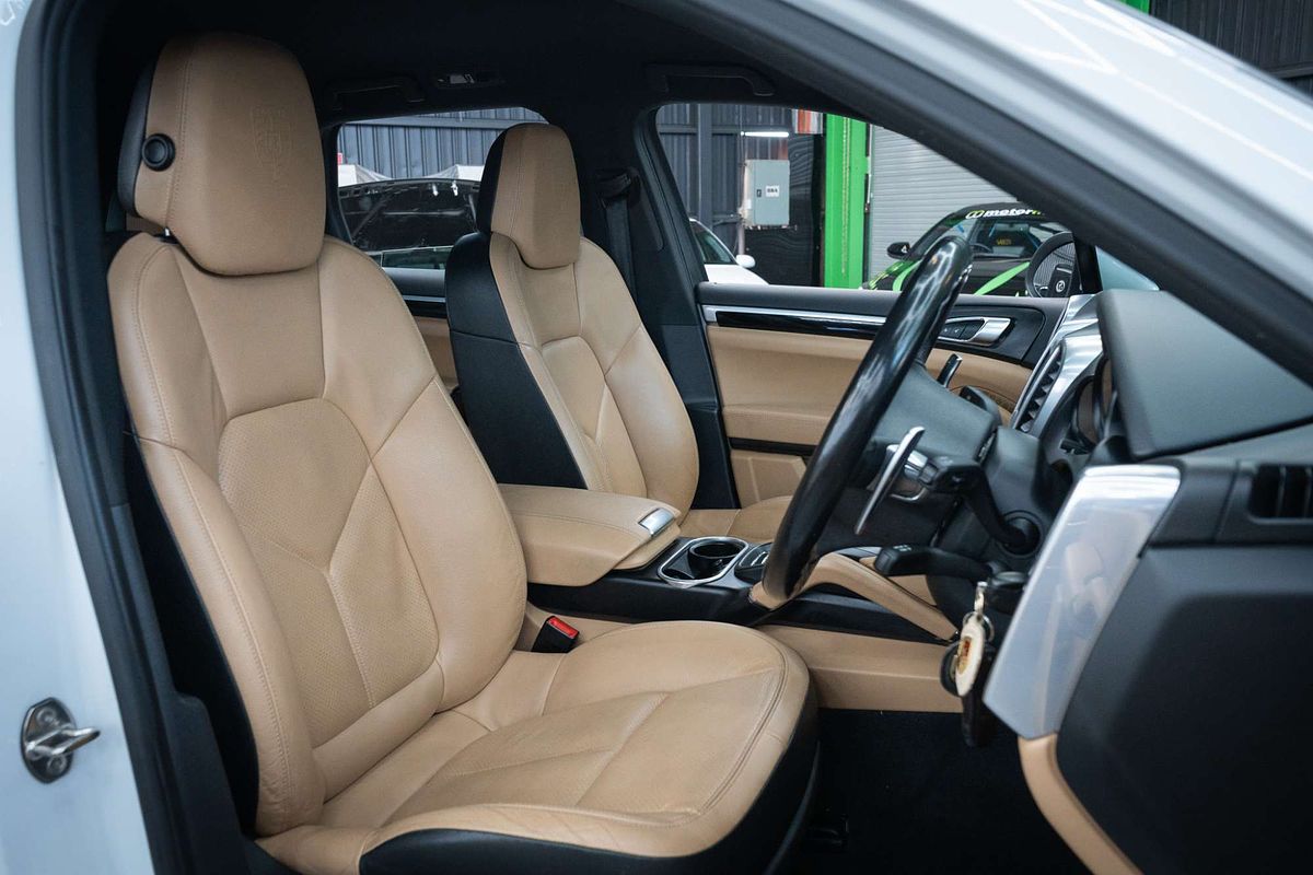 2014 Porsche Cayenne Diesel Platinum Edition 92A