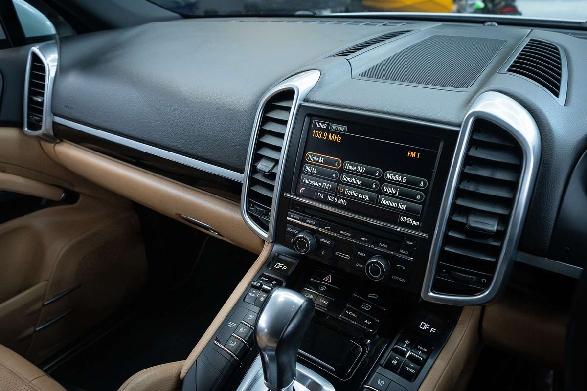 2014 Porsche Cayenne Diesel Platinum Edition 92A