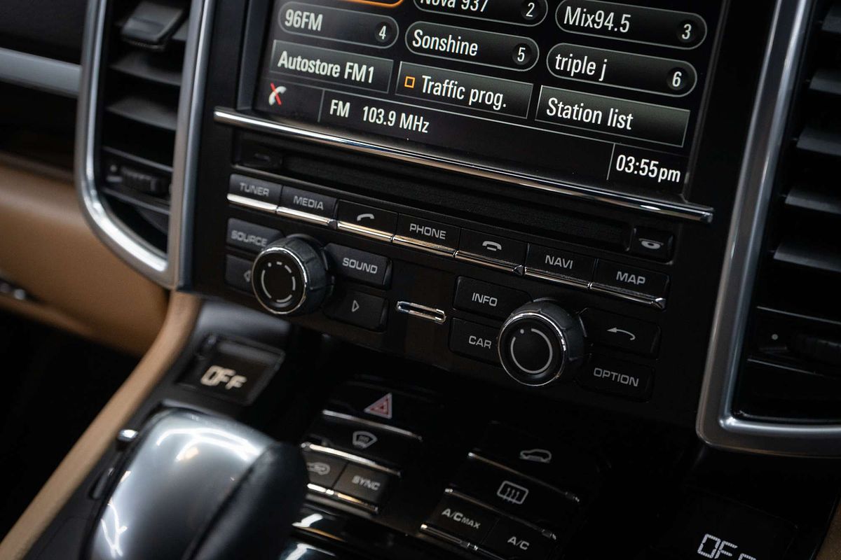 2014 Porsche Cayenne Diesel Platinum Edition 92A