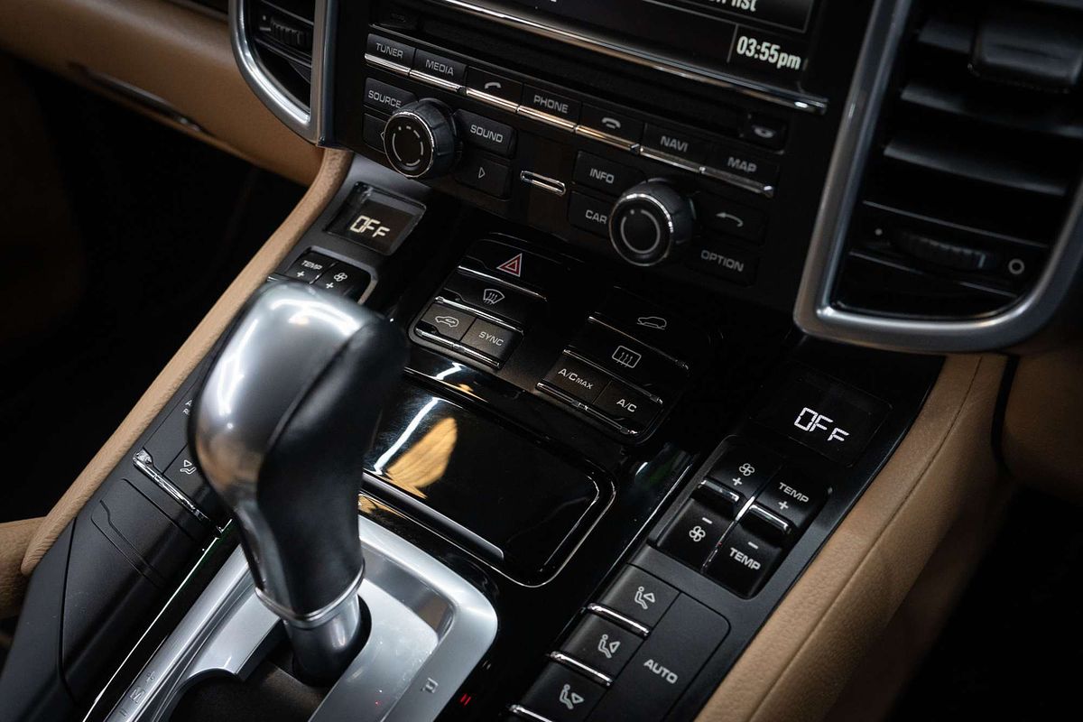 2014 Porsche Cayenne Diesel Platinum Edition 92A