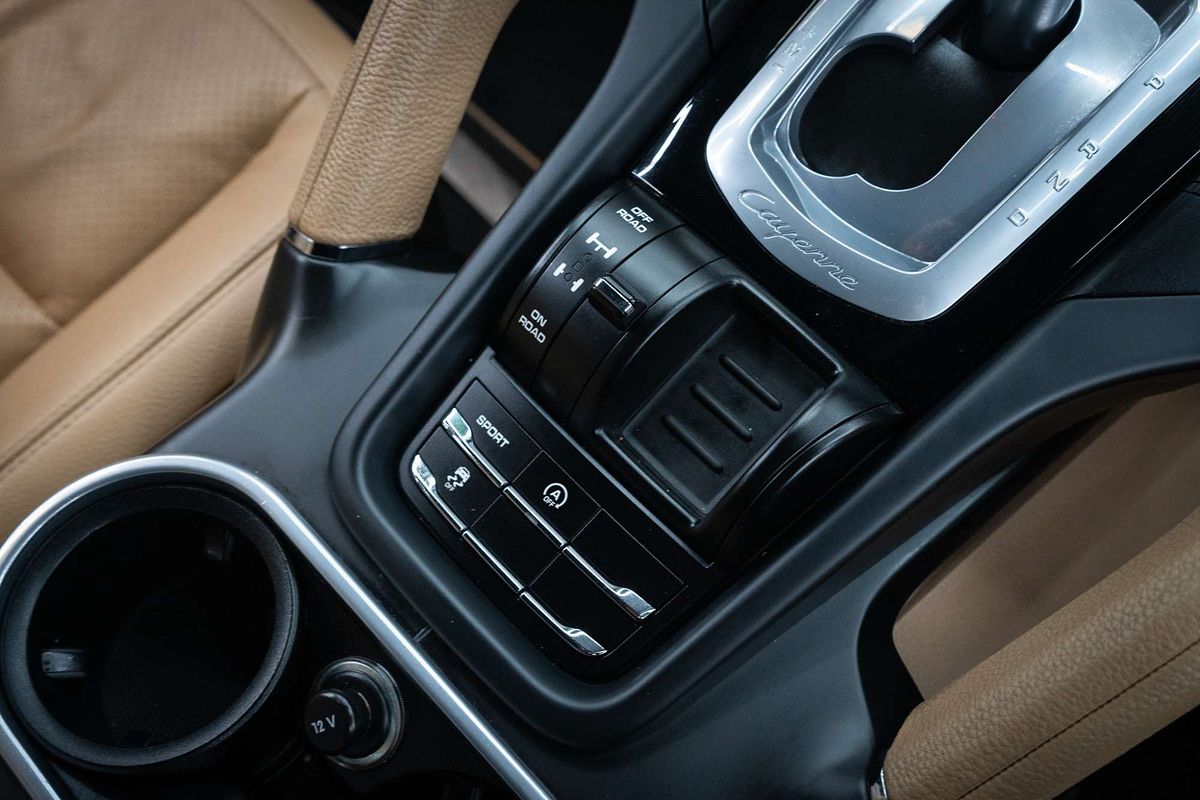 2014 Porsche Cayenne Diesel Platinum Edition 92A