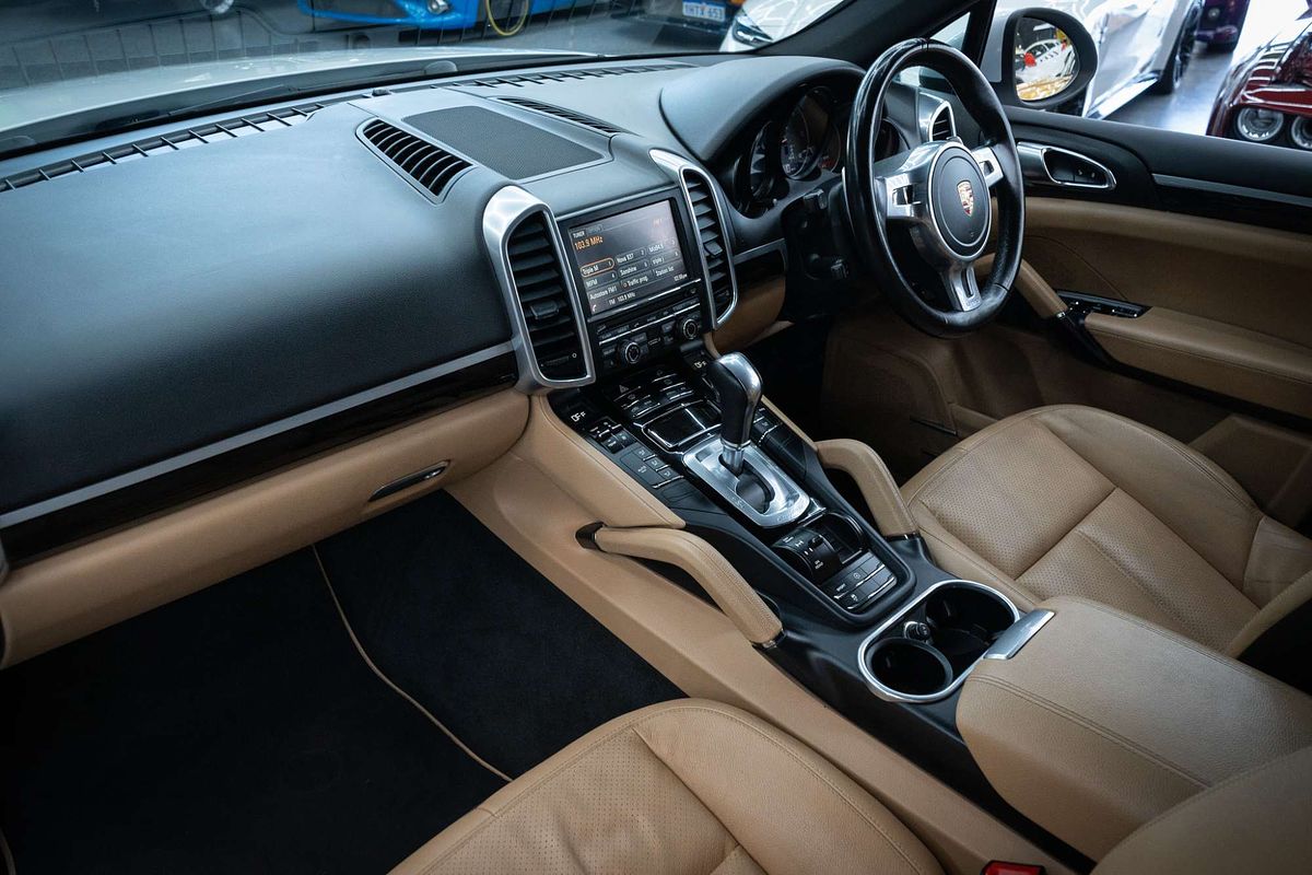 2014 Porsche Cayenne Diesel Platinum Edition 92A