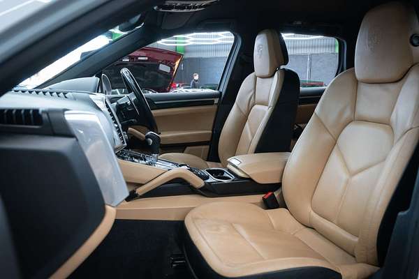 2014 Porsche Cayenne Diesel Platinum Edition 92A