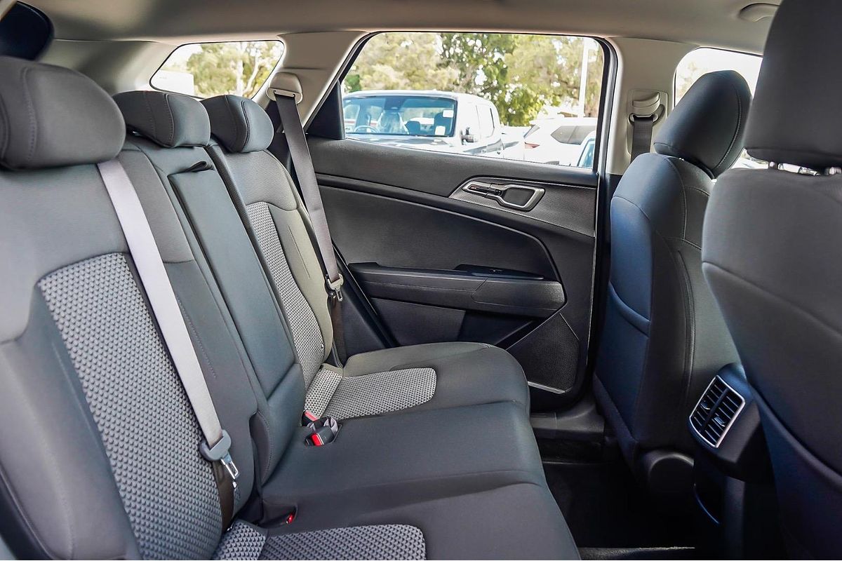 2024 Kia Sportage S NQ5