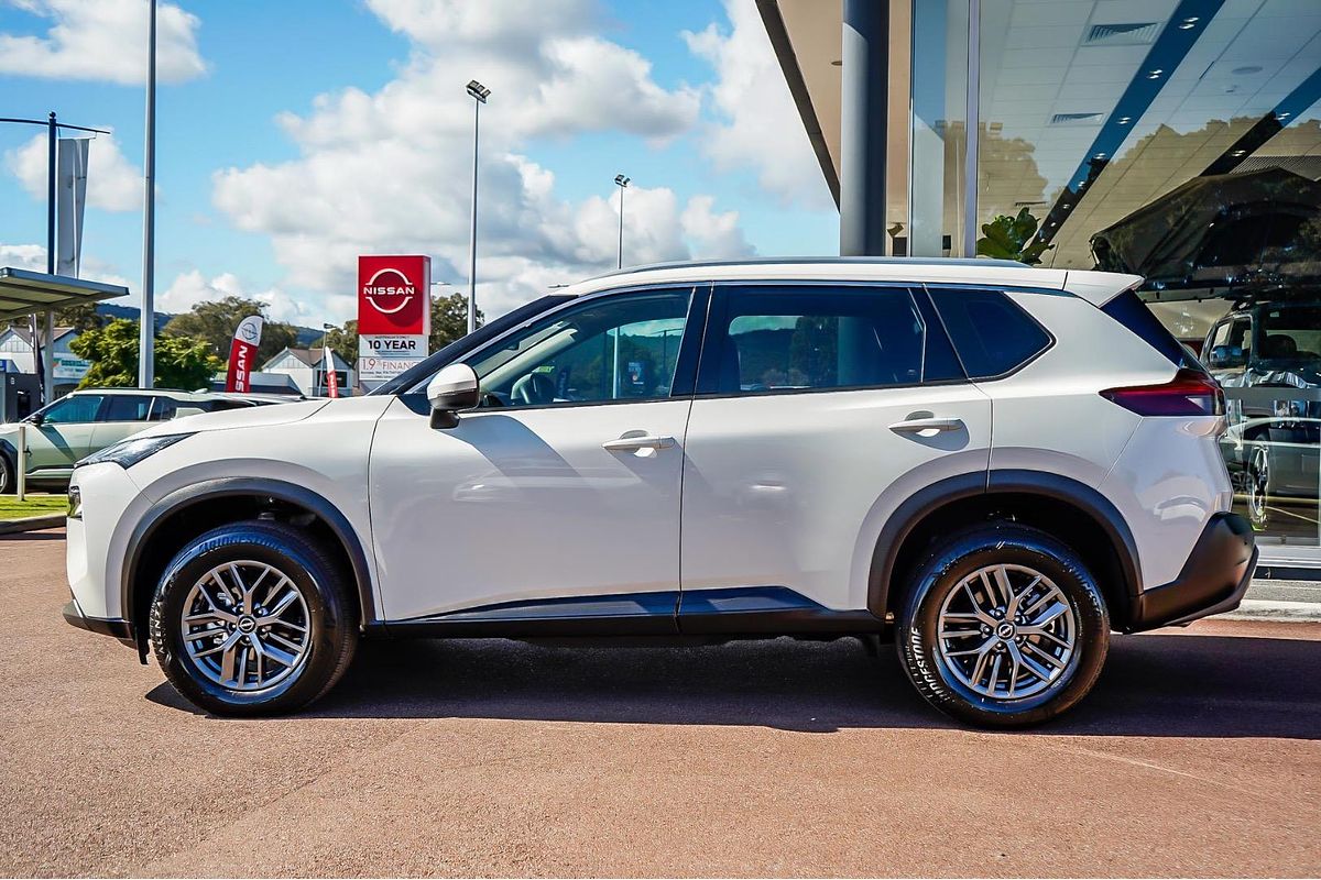 2024 Nissan X-TRAIL ST T33