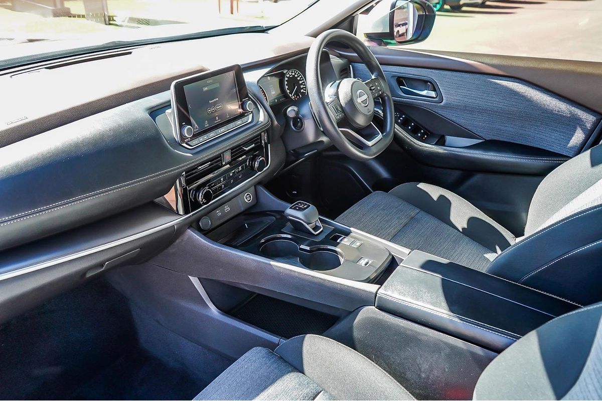 2024 Nissan X-TRAIL ST T33