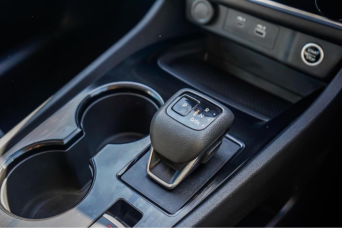 2024 Nissan X-TRAIL ST T33