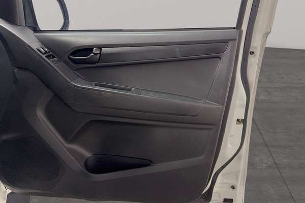 2016 Isuzu D-MAX SX High Ride Rear Wheel Drive