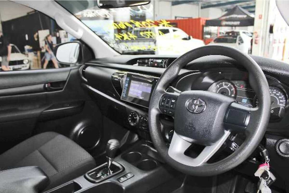 2018 Toyota HILUX WORKMATE DUAL CAB GUN125R