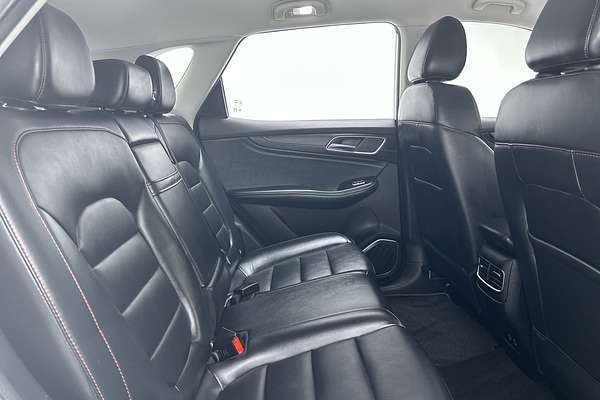2022 MG HS Vibe SAS23