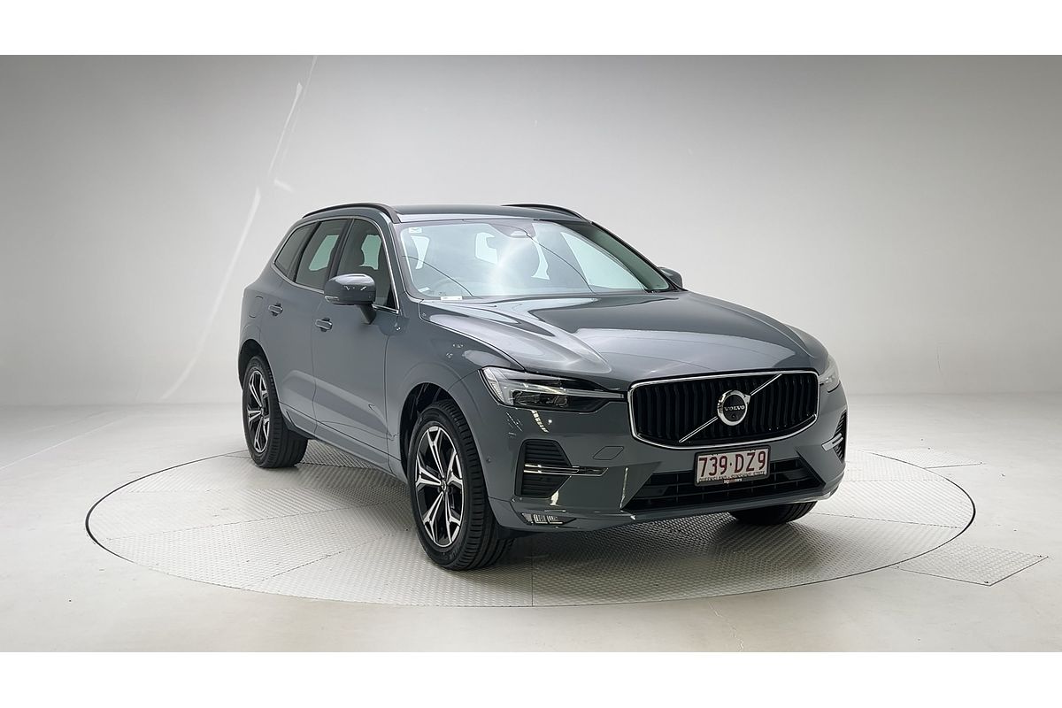 2022 Volvo XC60 B5 Momentum
