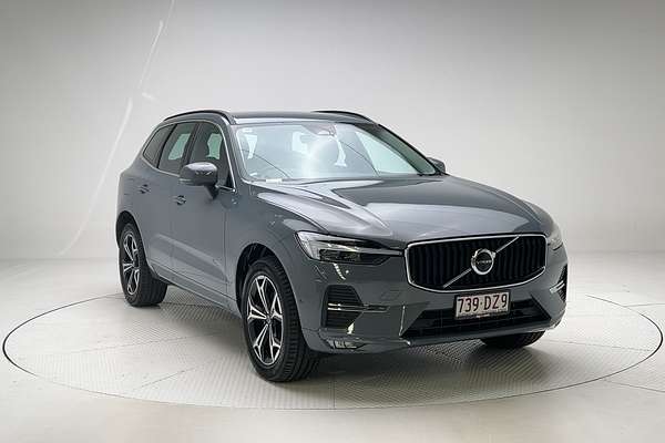 2022 Volvo XC60 B5 Momentum