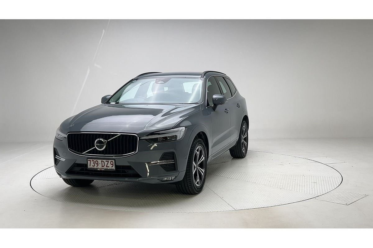 2022 Volvo XC60 B5 Momentum