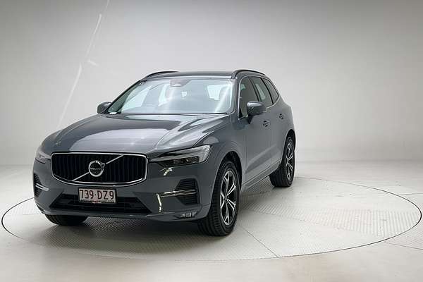 2022 Volvo XC60 B5 Momentum
