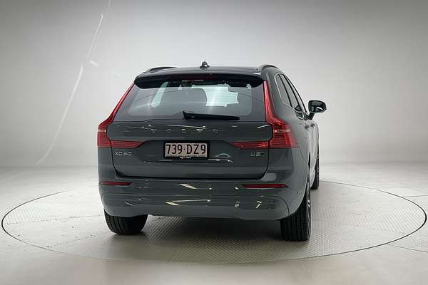 2022 Volvo XC60 B5 Momentum