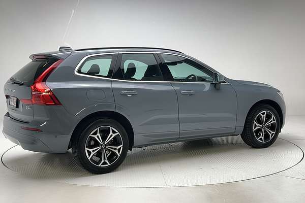 2022 Volvo XC60 B5 Momentum