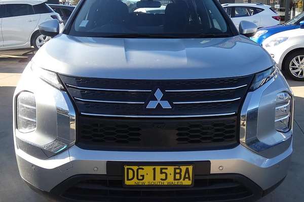 2023 Mitsubishi Outlander ES ZM