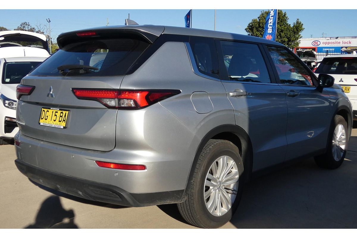 2023 Mitsubishi Outlander ES ZM