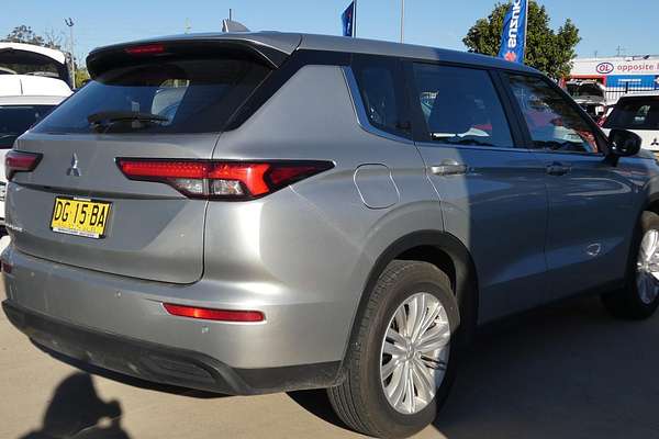 2023 Mitsubishi Outlander ES ZM