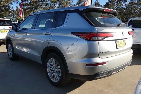 2023 Mitsubishi Outlander ES ZM