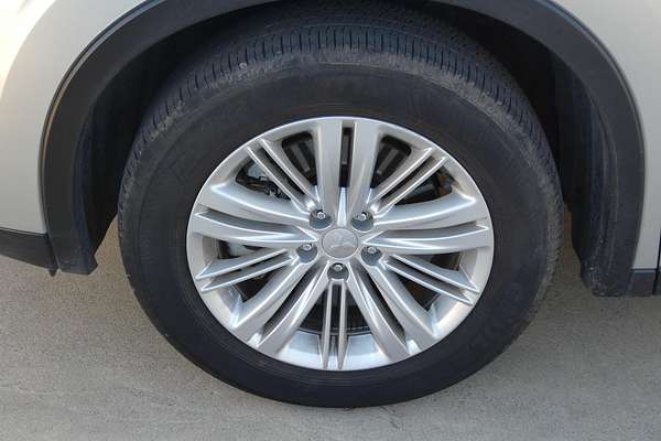 2023 Mitsubishi Outlander ES ZM