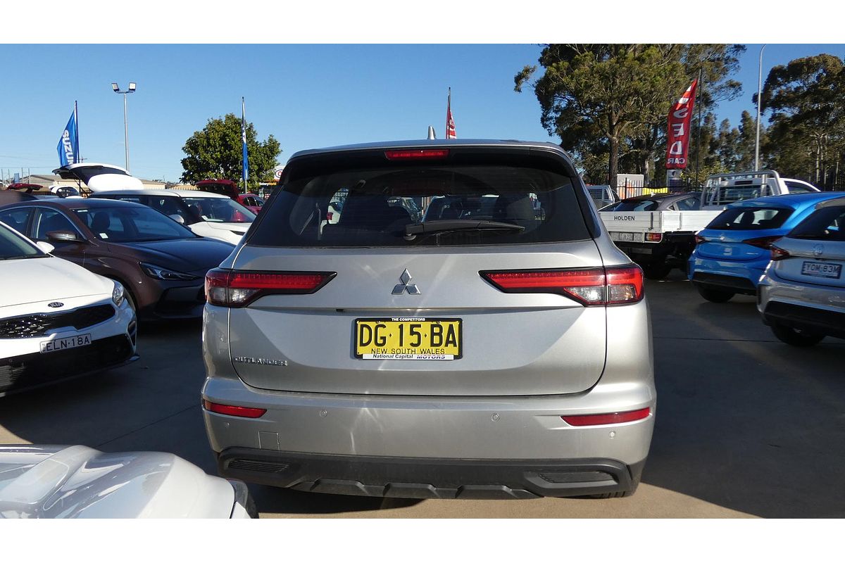 2023 Mitsubishi Outlander ES ZM