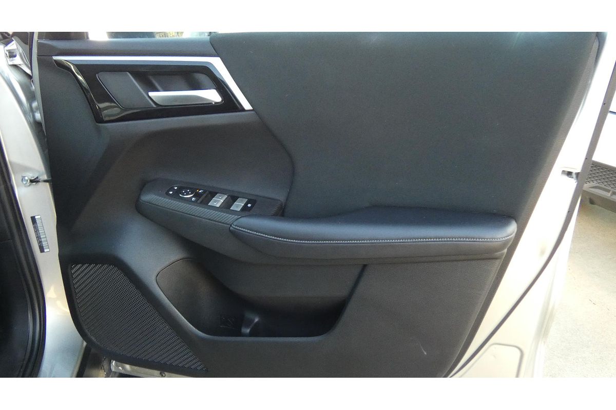 2023 Mitsubishi Outlander ES ZM