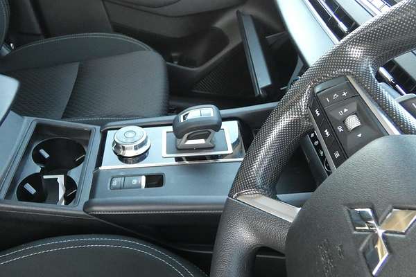 2023 Mitsubishi Outlander ES ZM