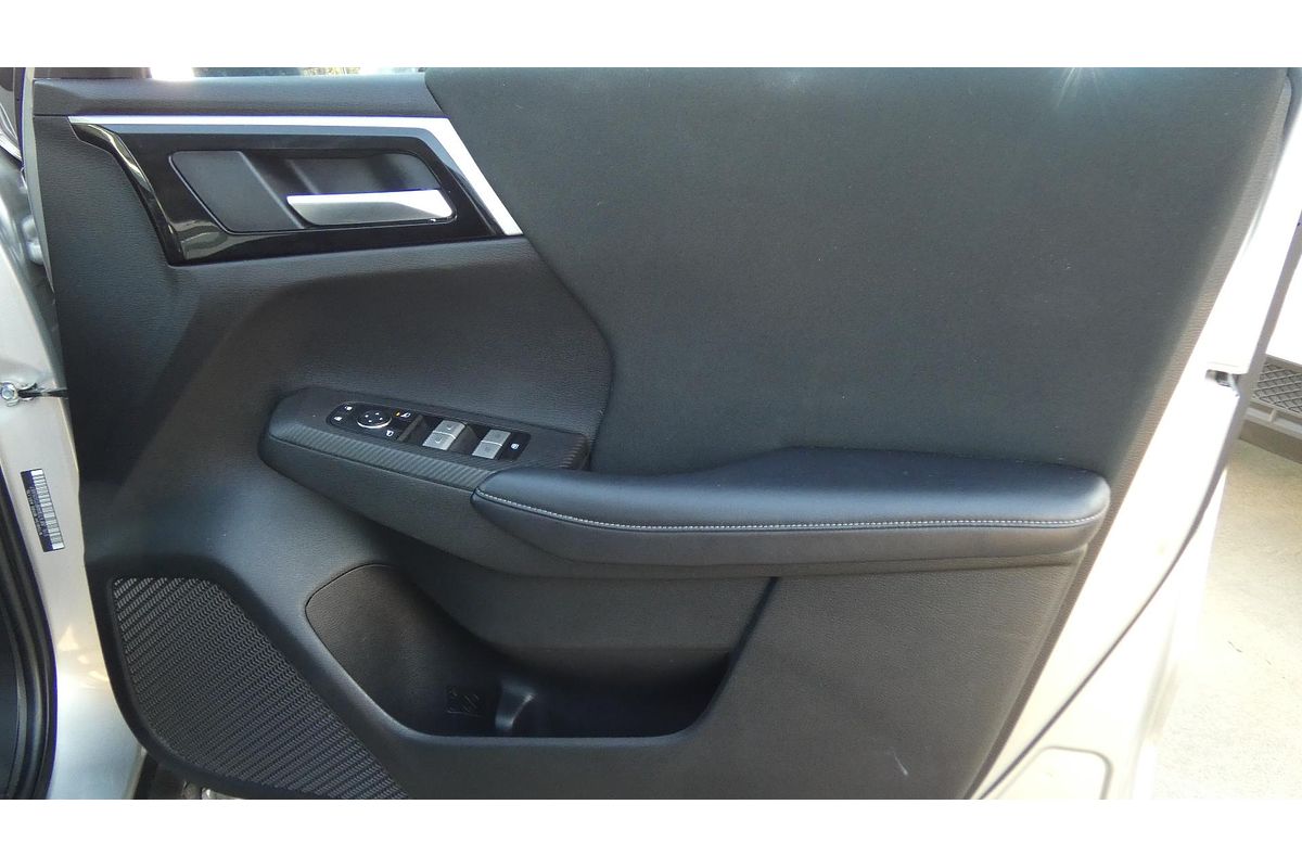 2023 Mitsubishi Outlander ES ZM