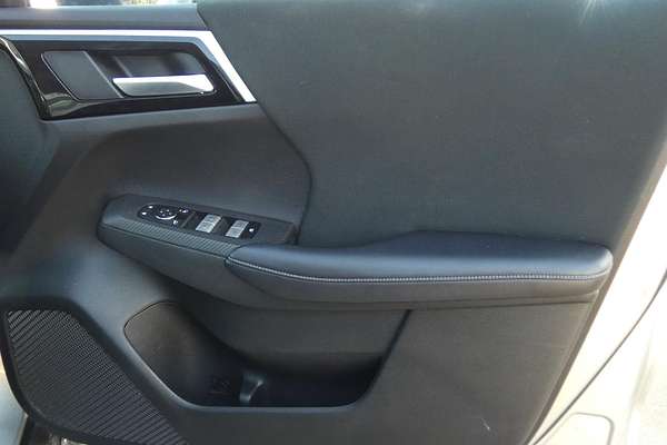 2023 Mitsubishi Outlander ES ZM