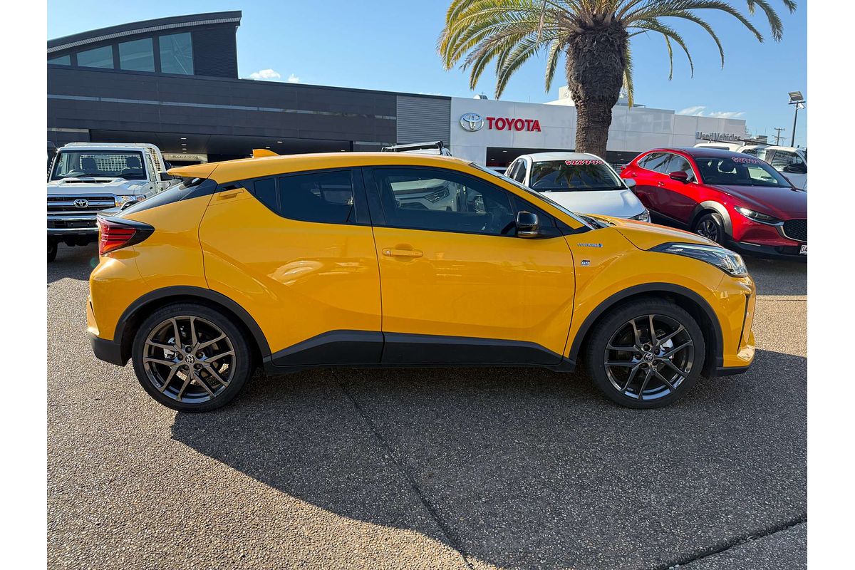 2022 Toyota C-HR GR Sport ZYX10R